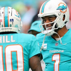 getty-tyreek-hill-tua-tagovailoa-dolphins.jpg
